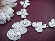 �t�����X�̃A�N�Z�T���[�@�l�b�N���X�iA183)