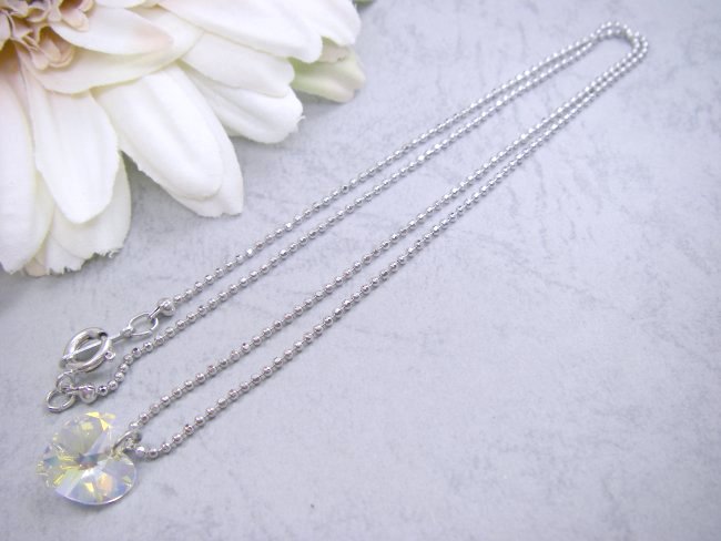 �X�����t�X�L�[�E�N���X�^���O���X�̃y���_���g