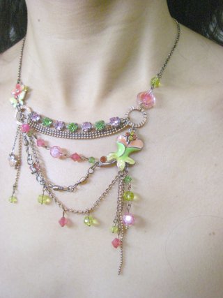 �X�����t�X�L�[�E���C���X�g�[���ƃr�[�Y�̃l�b�N���X