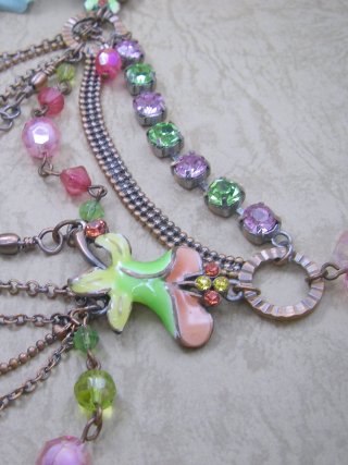 �X�����t�X�L�[�E���C���X�g�[���ƃr�[�Y�̃l�b�N���X