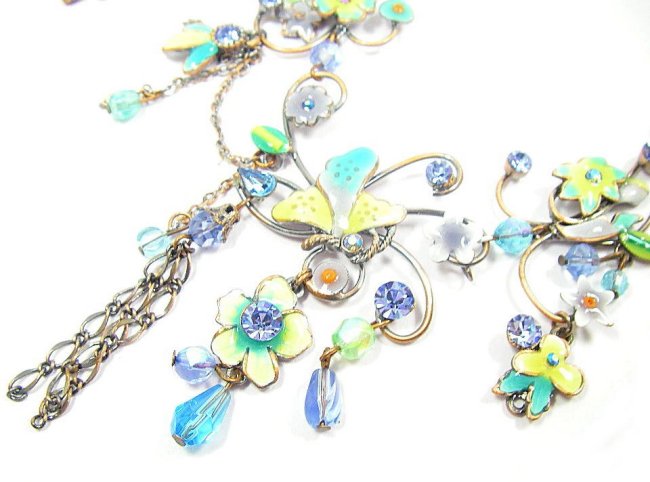 �X�����t�X�L�[�E���C���X�g�[���ƃr�[�Y�̃l�b�N���X