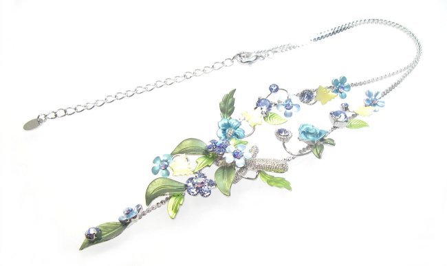 �X�����t�X�L�[�E���C���X�g�[���ƃr�[�Y�̃l�b�N���X