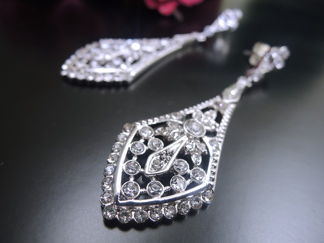 �L���[�r�b�N�W���R�j�A�̃l�b�N���X