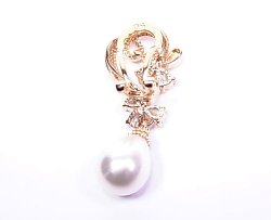 �L���[�r�b�N�W���R�j�A�ƃ}�W�����J�E�p�[���̃s�A�X