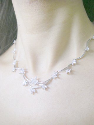 �L���[�r�b�N�W���R�j�A�̃l�b�N���X