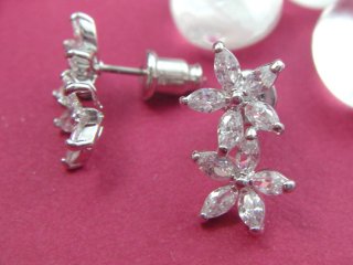 CZ�@SV�L���[�r�b�N�W���R�j�A�̃s�A�X