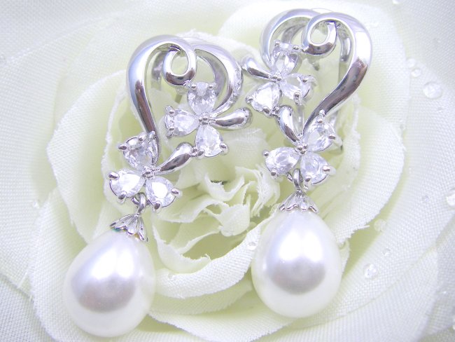 �L���[�r�b�N�W���R�j�A�ƃ}�W�����J�E�p�[���̃C�������O