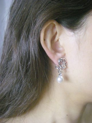 �}�W�����J�E�p�[���ƃL���[�r�b�N�W���R�j�A�̃s�A�X