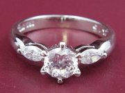 CZ�@�L���[�r�b�N�W���R�j�A�i�����O�j