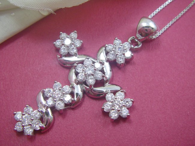 �L���[�r�b�N�W���R�j�A�@�N���X�i�\���ˁj�̃y���_���g