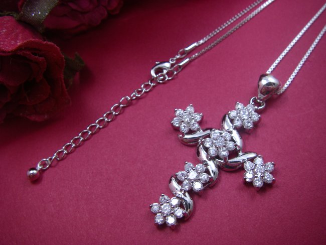 �L���[�r�b�N�W���R�j�A�@�N���X�i�\���ˁj�̃y���_���g