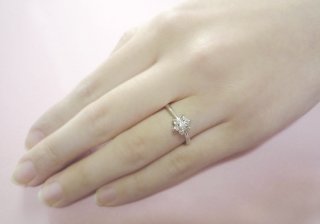 �t�����[���`�[�t�@�L���[�r�b�N�W���R�j�A�̃����O�i�w�ցj