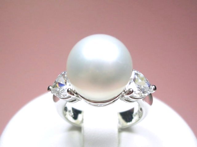 �}�W�����J�p�[���ƃL���[�r�b�N�W���R�j�A�̃����O