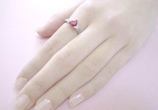 �h�C�c���@�L���[�r�b�N�W���R�j�A�ƃ��r�[�̃����O�@