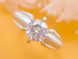 �L���[�r�b�N�W���R�j�A�@���E���h�u�����A���g�J�b�g�@�����O�i�w�ցj