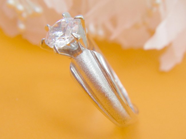 �L���[�r�b�N�W���R�j�A�@�����O