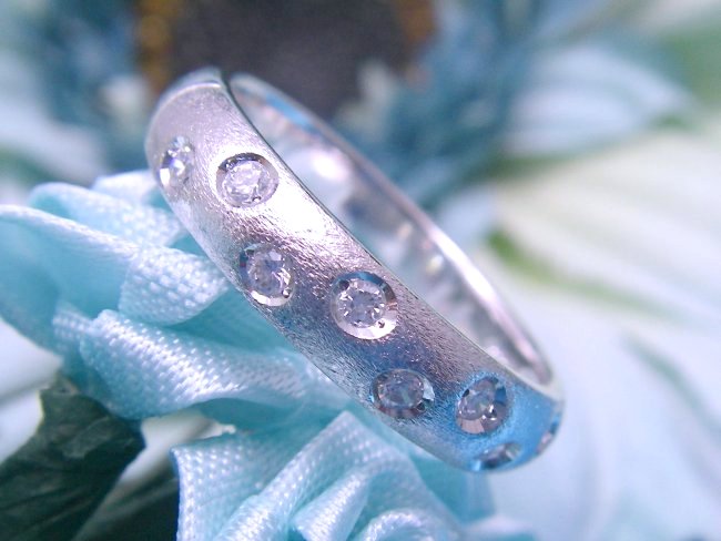 �h�b�g�E�����O�@�L���[�r�b�N�W���R�j�A