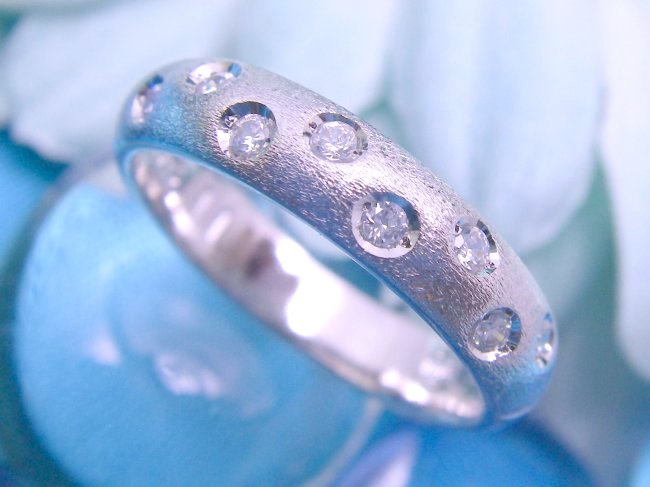 �h�b�g�E�����O�@�L���[�r�b�N�W���R�j�A