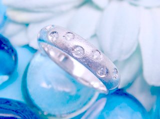 �h�b�g�E�����O�@�L���[�r�b�N�W���R�j�A