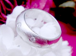 �h�b�g�E�����O