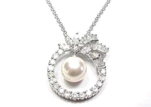 �L���[�r�b�N�W���R�j�A�ƃp�[���̃y���_���g