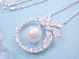 �L���[�r�b�N�W���R�j�A�ƃp�[���̃y���_���g