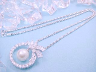 �L���[�r�b�N�W���R�j�A�ƃp�[���̃y���_���g