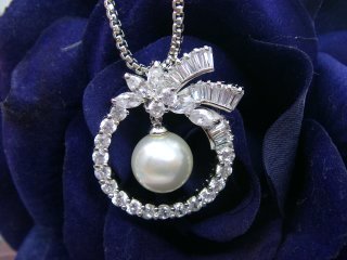 �L���[�r�b�N�W���R�j�A�ƃp�[���̃y���_���g