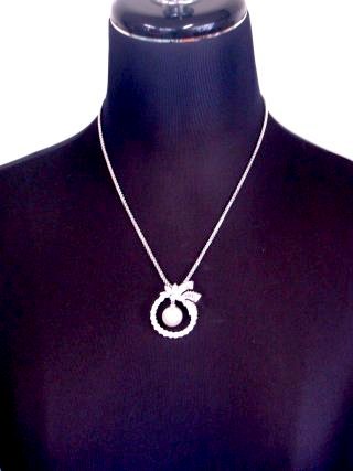 �L���[�r�b�N�W���R�j�A�ƃp�[���̃y���_���g