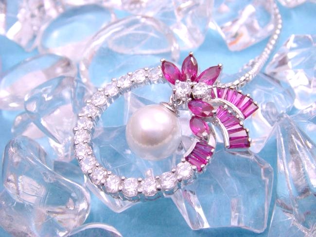 �L���[�r�b�N�W���R�j�A�ƃp�[���̃y���_���g