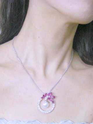 �L���[�r�b�N�W���R�j�A�ƃp�[���̃y���_���g