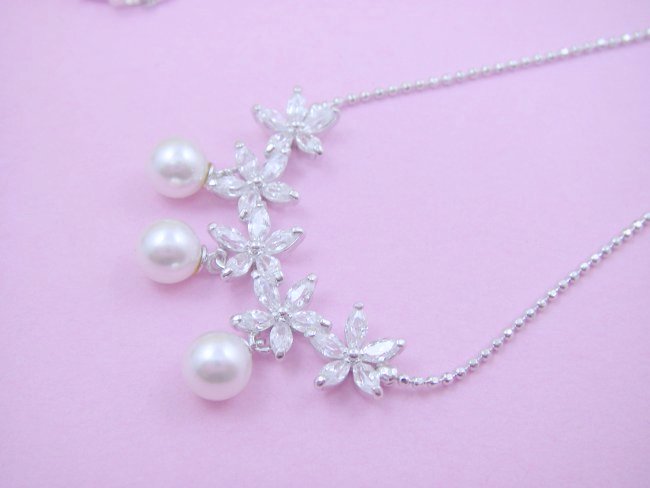 �L���[�r�b�N�W���R�j�A�ƃp�[���̃y���_���g