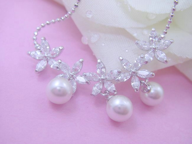 �L���[�r�b�N�W���R�j�A�ƃp�[���̃y���_���g