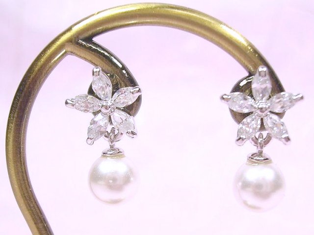 �L���[�r�b�N�W���R�j�A�ƃp�[���̃C�������O