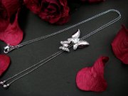 �L���[�r�b�N�W���R�j�A�̃y���_���g�E�l�b�N���X