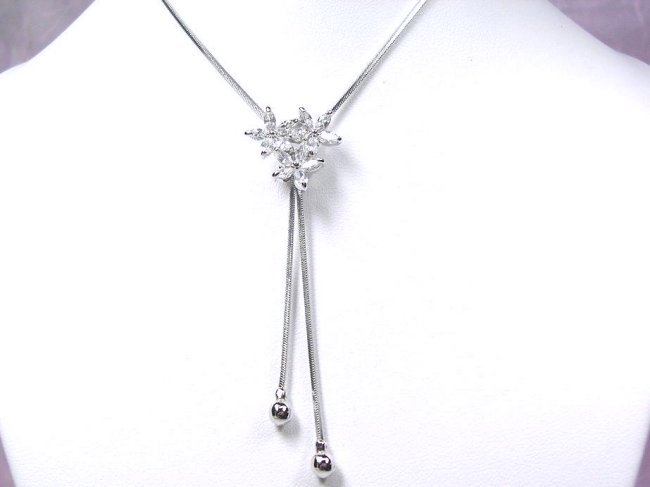 �t�����[���`�[�t�@�L���[�r�b�N�W���R�j�A�̃X���C�h�E�l�b�N���X