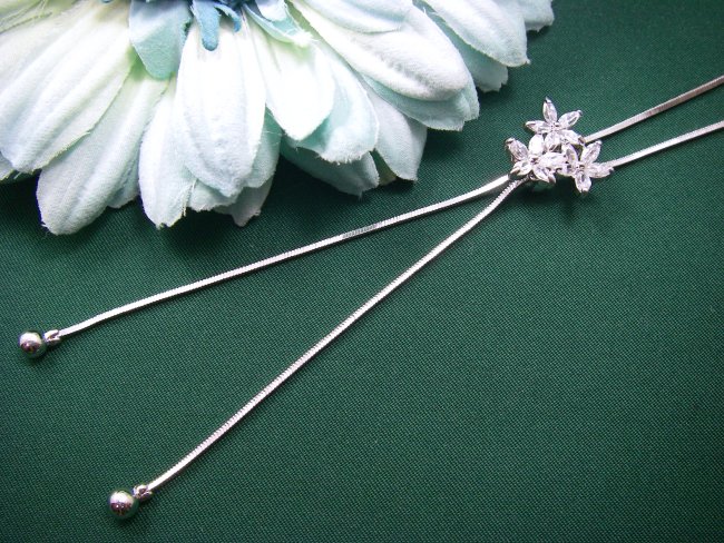 �t�����[���`�[�t�@�L���[�r�b�N�W���R�j�A�̃X���C�h�E�l�b�N���X