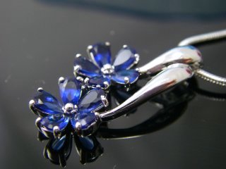 czアクセサリー ルビーのネックレス