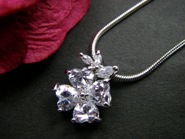 �L���[�r�b�N�W���R�j�A�̃y���_���g