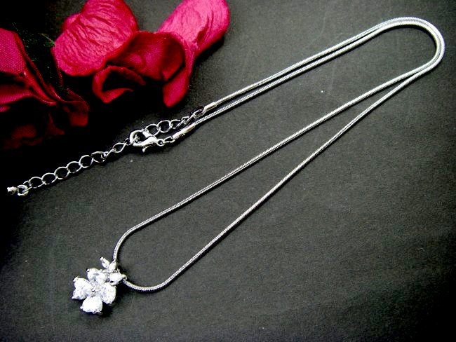 �L���[�r�b�N�W���R�j�A�̃y���_���g