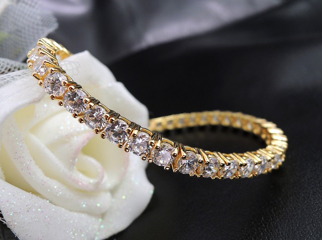 �S�[���h�@�e�j�X�u���X���b�g�@�L���[�r�b�N�W���R�j�A�E�A�N�Z�T���[