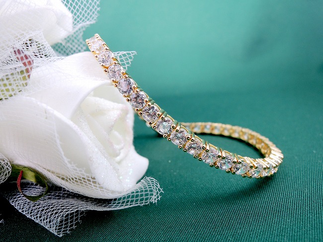 �S�[���h�@�e�j�X�u���X���b�g�@�L���[�r�b�N�W���R�j�A�E�A�N�Z�T���[