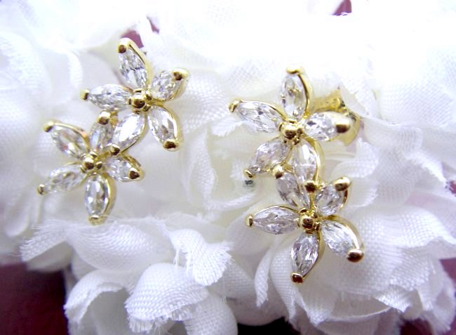 CZ�@SV�L���[�r�b�N�W���R�j�A�̃s�A�X�@�t�����[���`�[�t