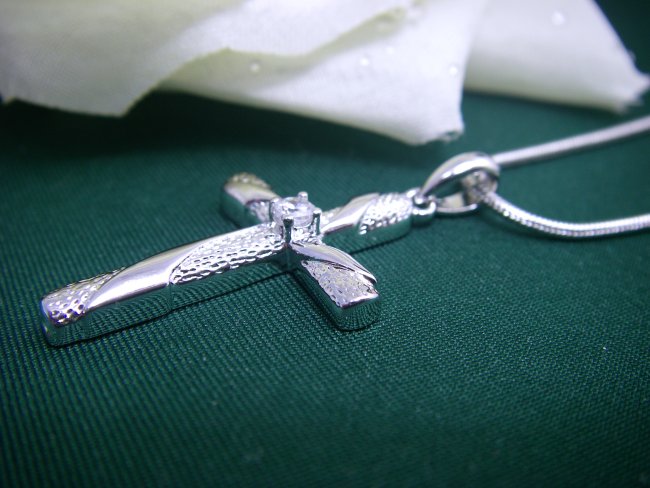 �h�C�c���E�L���[�r�b�N�W���R�j�A�̃N���X�l�b�N���X