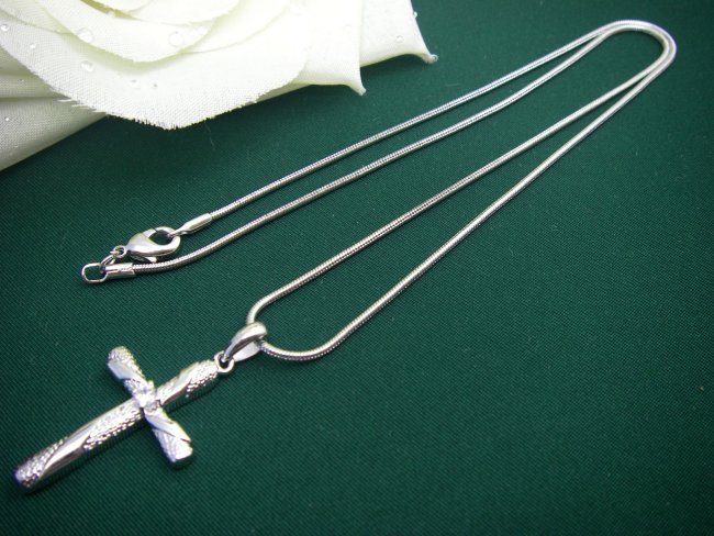 �h�C�c���E�L���[�r�b�N�W���R�j�A�̃N���X�l�b�N���X