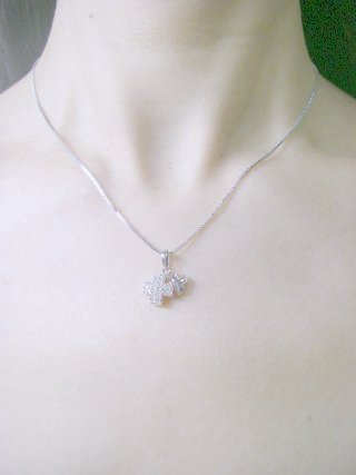 �h�C�c���E�L���[�r�b�N�W���R�j�A�̃N���X�y���_���g