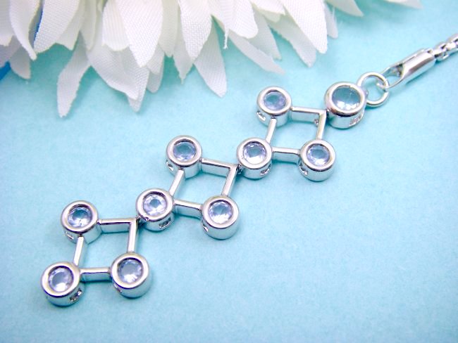 �g�уX�g���b�v�@�L���[�r�b�N�W���R�j�A