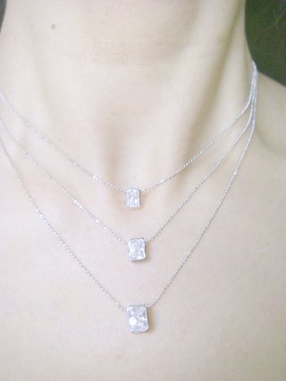 �h�C�c���E�L���[�r�b�N�W���R�j�A�̃l�b�N���X