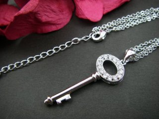 �h�C�c���E�L���[�r�b�N�W���R�j�A�̃y���_���g�@-���i�L�[�j-