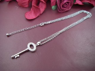 �h�C�c���E�L���[�r�b�N�W���R�j�A�̃y���_���g�@-���i�L�[�j-